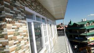 Μπαλκόνι ή βεράντα στο Harmony Homestay Chail koti +6 φωτογραφίες