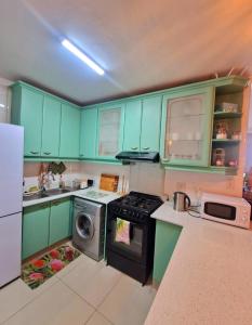 Imagen de la galería de Surfside Suite - Pool & Ocean Views - Family or Couples, en Umdloti