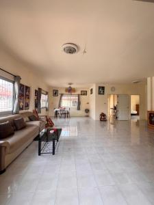 Photo de la galerie de l'établissement Tropical Home, à Chanthaburi