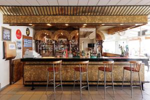 Sohvabaar või baar majutusasutuses Aphrodite Beach Hotel Corfu