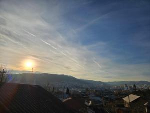 Üldine mäevaade või majutusasutusest Tbilisi Royal View pildistatud vaade