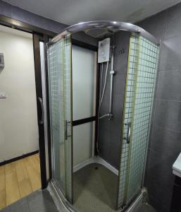 Bilik mandi di Residency Hotel Bangkok