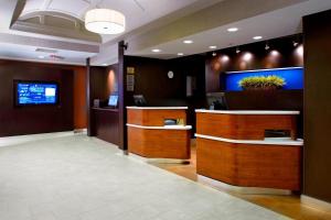 Ο χώρος του λόμπι ή της ρεσεψιόν στο Courtyard Newark Granville +10 φωτογραφίες
