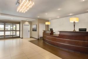 a lobby of a hospital with a waiting room at Residence Inn San Diego North/San Marcos in San Marcos