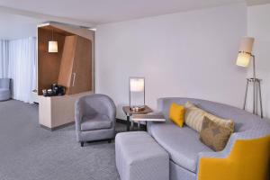 Posezení v ubytování Courtyard by Marriott Columbus Grove City