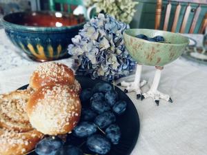 Jedlo v ubytovaní bed & breakfast alebo blízkom okolí