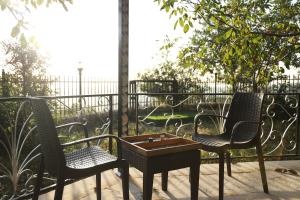 Μπαλκόνι ή βεράντα στο Panoramic Matn Chalet +10 φωτογραφίες