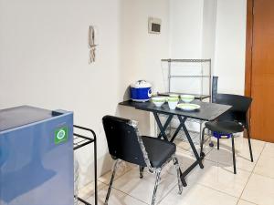 Galeriebild der Unterkunft Strategic MTH Square Apt 1BR with Wi-Fi, Pool & Gym by 2ndHome in Jakarta