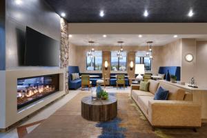 Posezení v ubytování Residence Inn by Marriott Sedona