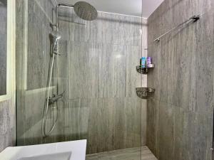 Ένα μπάνιο στο Bel Mare Apartment 1 +22 φωτογραφίες