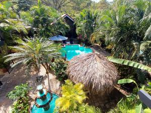 Taman di luar Suite La Orquidea