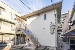 川口市にあるWillow Heimの白い建物