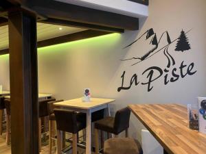 Restaurace v ubytování Heerlijke wandel of ski vakantie in Torgon Portes du Soleil