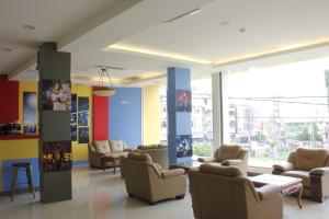 Area tempat duduk di Sinar Sport Hotel