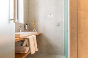 Sercotel El Balcón de la Bahía Suites的一间浴室