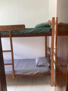 Economize e aproveite a região ou descanse para o voo - 24h客房内的一张或多张床位