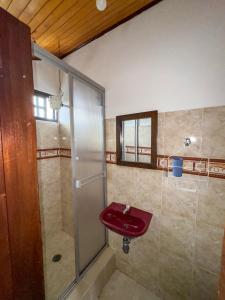 Koupelna v ubytování Hostal Pachamama + 37 fotografií