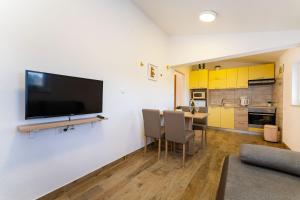 Kuchyňa alebo kuchynka v ubytovaní Apartments Nadica