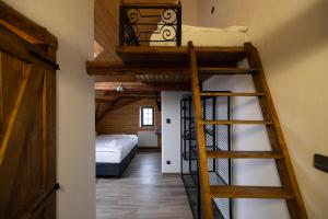 Ένα ή περισσότερα κρεβάτια σε δωμάτιο στο Horní Strakův mlýn +99 φωτογραφίες