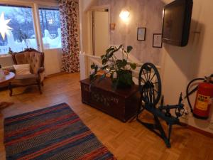 Posezení v ubytování Jokkmokks Vandrarhem Åsgård