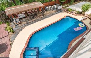 Πισίνα στο ή κοντά στο Cozy 5BR Home near Washington, DC