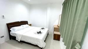 Postel nebo postele na pokoji v ubytování Sunshine villa Near beach Private Pool