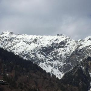 A general mountain view or a mountain view taken from the homestay
