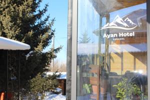 Ayan Hotel v zimě