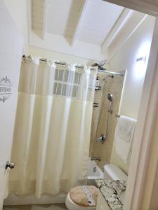 Ένα μπάνιο στο The Surada Bay 2 bedrooms