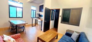 Kuchyň nebo kuchyňský kout v ubytování Natos Residences at Pauls