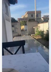 Balkón nebo terasa v ubytování New House