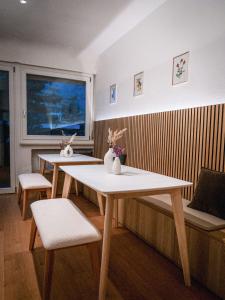 Posedenie v ubytovaní Bergblick Apartment in Zentrumsnähe mit Garage