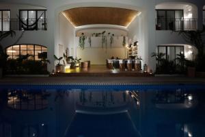 Bazén v ubytování Tropicana Los Cabos, Tapestry Collection by Hilton nebo v jeho okolí