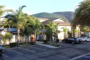 Gallery image of O'Cairns Inn and Suites in Lompoc