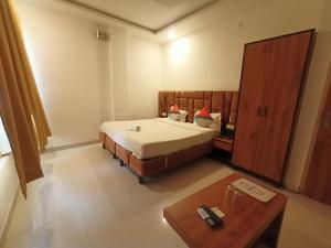 Fotografie z fotogalerie ubytování Hotel Global inn -1 KM From Railway Station - Lift Food And Free Parking v destinaci Lakhnaú