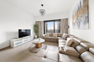 Galerija fotografija objekta FIRST CLASS 2BR Mesmerizing Views u Dubaiju