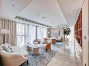 Galerija fotografija objekta FIRST CLASS 2BR Mesmerizing Views u Dubaiju