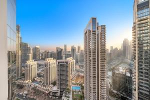 Galerija fotografija objekta FIRST CLASS 2BR Mesmerizing Views u Dubaiju