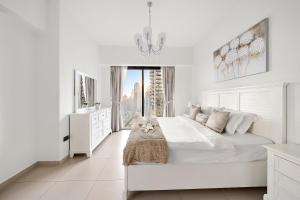 Galerija fotografija objekta FIRST CLASS 2BR Mesmerizing Views u Dubaiju