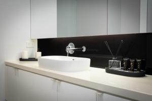 Η κουζίνα ή μικρή κουζίνα στο C-Scape Penthouse - Cowes beach front +20 φωτογραφίες