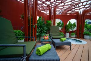 Posezení v ubytování Me Saigon Boutique Hotel