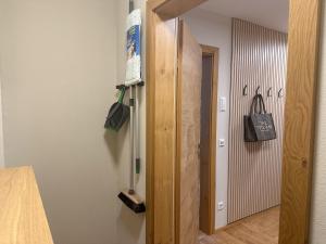Fotografie z fotogalerie ubytování "THREE" - Premium Apartments Seekirchen, modern, zentral gelegen v destinaci Seekirchen am Wallersee