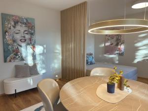 Posezení v ubytování "THREE" - Premium Apartments Seekirchen, modern, zentral gelegen