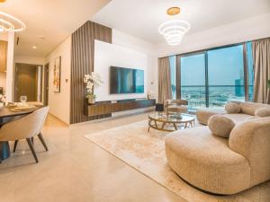 Posezení v ubytování EasyGo-Core Luxury 2BDR in Grande Signature Res panoramic view