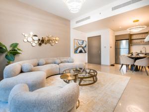 Posezení v ubytování EasyGo-Core Luxury 2BDR in Grande Signature Res panoramic view