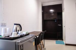 Dapur atau dapur kecil di Devy Ale Cafe