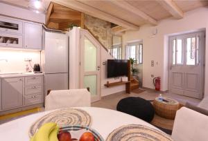 Η κουζίνα ή μικρή κουζίνα στο Viaggio Historical Suite, Corfu Old Town