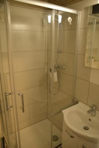 Koupelna v ubytování Stilvolle Altbauwohnung, Apartment Aus & zeit