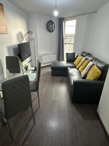 Posezení v ubytování 1BR Hideaway Near NEC & Resorts World - Ideal for Travelers