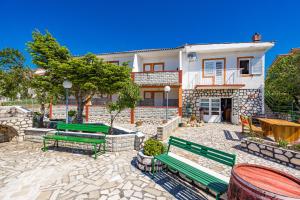 Το κτήριο όπου στεγάζεται  το διαμέρισμα